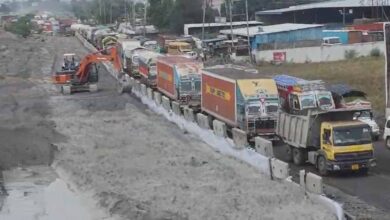 इंदौर-देवास रोड: तीन महीने में तीसरी बार जाम, वाहन चार घंटे तक फंसे रहे इंदौर-देवास रोड: तीन महीने में तीसरी बार जाम, वाहन चार घंटे तक फंसे रहे