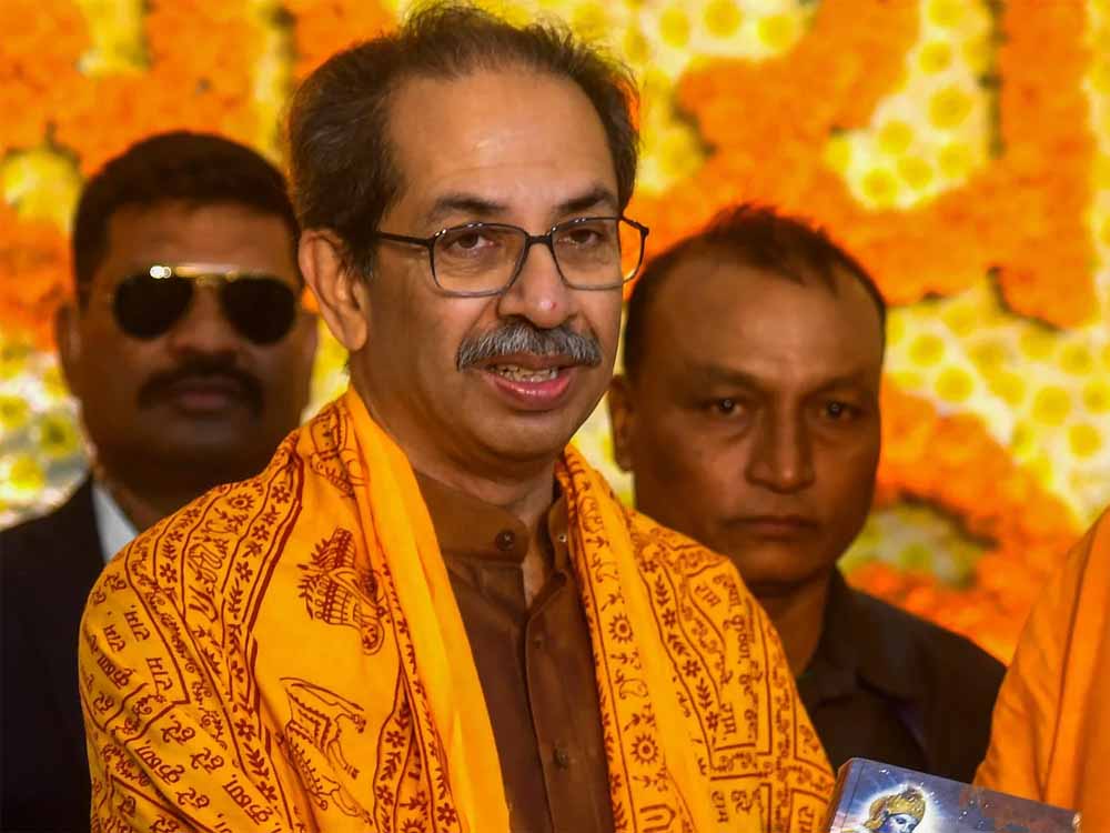 उद्धव ठाकरे का हमला: भारत-पाकिस्तान क्रिकेट मैच को बताया सैनिकों का अपमान