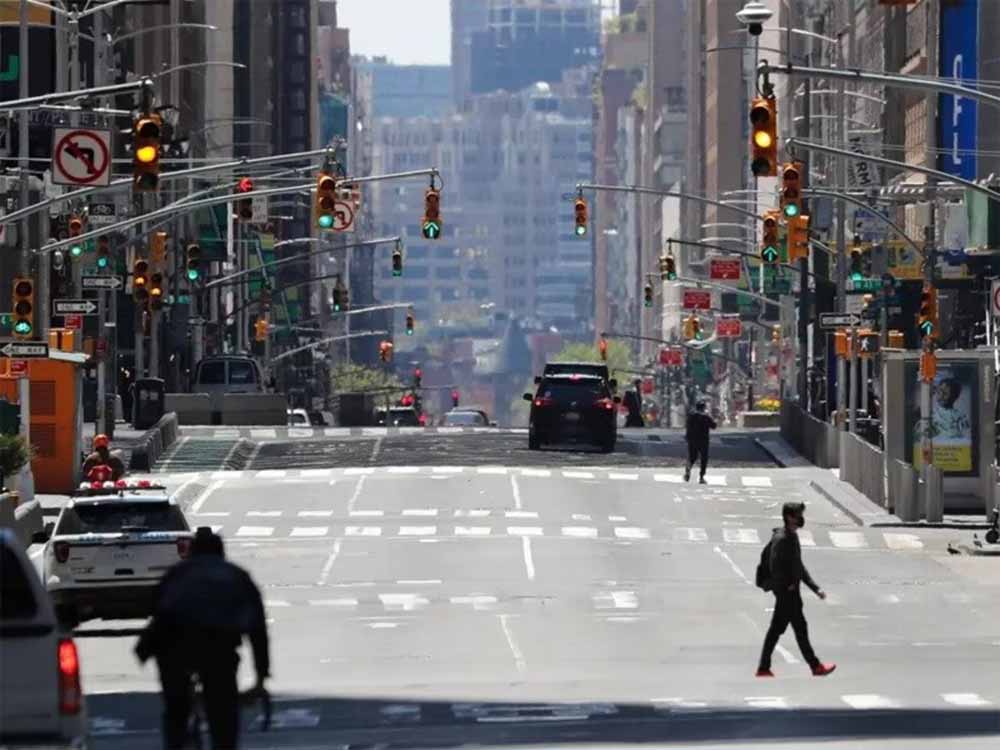 ट्रंप पॉलिसी से लगेगा एक और झटका, अमेरिका की पहली बार घट जाएगी आबादी