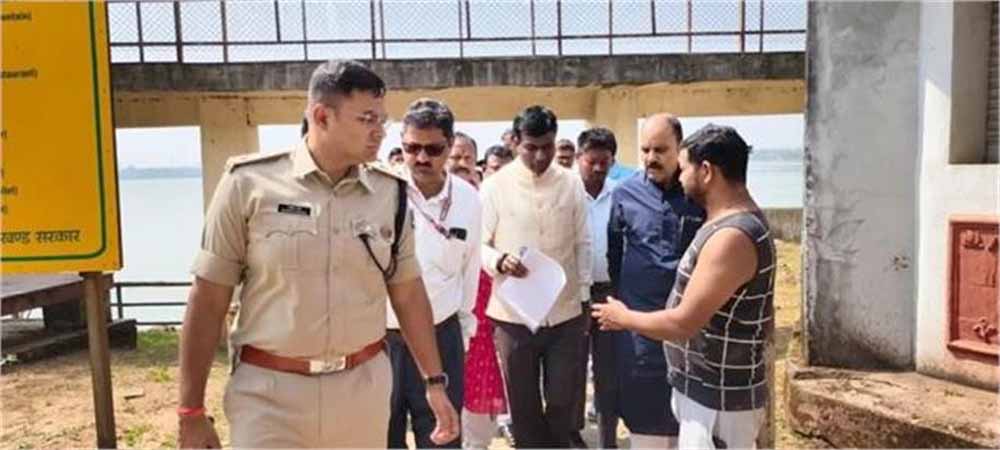 छठ पूजा की तैयारियों का जायजा: DC मंजूनाथ भजंत्री ने रांची के घाटों का किया निरीक्षण छठ पूजा की तैयारियों का जायजा: DC मंजूनाथ भजंत्री ने रांची के घाटों का किया निरीक्षण