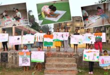 शहीदों को समर्पित रंग: कोरबा में बच्चों की चित्रकला प्रतियोगिता