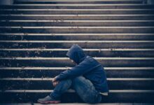 भविष्य सफल बनाना है? तो तुरंत छोड़ें ये 5 आदतें