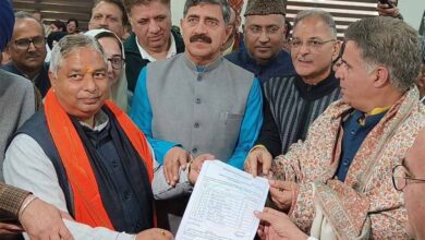 उमर अब्दुल्ला को राज्यसभा चुनाव में लगा बड़ा झटका, कौन हैं सतपाल शर्मा? जिसने तोड़े 4 MLA उमर अब्दुल्ला को राज्यसभा चुनाव में लगा बड़ा झटका, कौन हैं सतपाल शर्मा? जिसने तोड़े 4 MLA