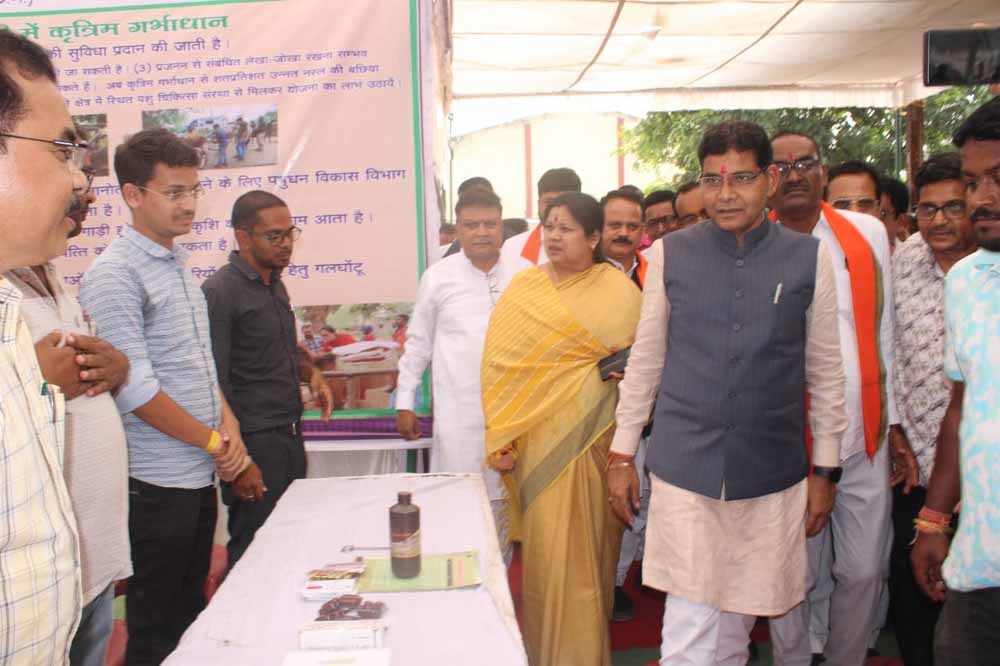 ‘किसान हैं विकसित भारत की रीढ़, तिलहन उत्पादन से बढ़ेगी आत्मनिर्भरता’ : मंत्री टंक राम वर्मा