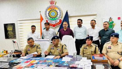 इंस्टाग्राम पर साड़ी बिक्री के नाम पर 50 करोड़ की ठगी, साइबर गैंग के 8 सदस्य मुंबई से गिरफ्तार इंस्टाग्राम पर साड़ी बिक्री के नाम पर 50 करोड़ की ठगी, साइबर गैंग के 8 सदस्य मुंबई से गिरफ्तार