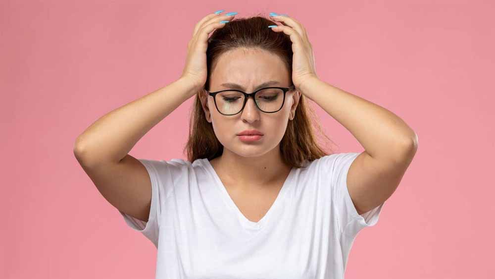 इन 4 आदतों से दूर रहें, वरना समझदार होकर भी असफल रह जाएंगे!