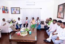 लुगू बुरु घांटा बाड़ी धोरोम गाढ़ प्रतिनिधिमंडल ने सीएम हेमंत सोरेन से की मुलाकात, रखी विभिन्न मांगें