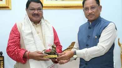 मुख्यमंत्री साय से केंद्रीय जनजातीय कार्य मंत्री जुएल ओराम ने की सौजन्य मुलाकात मुख्यमंत्री साय से केंद्रीय जनजातीय कार्य मंत्री जुएल ओराम ने की सौजन्य मुलाकात