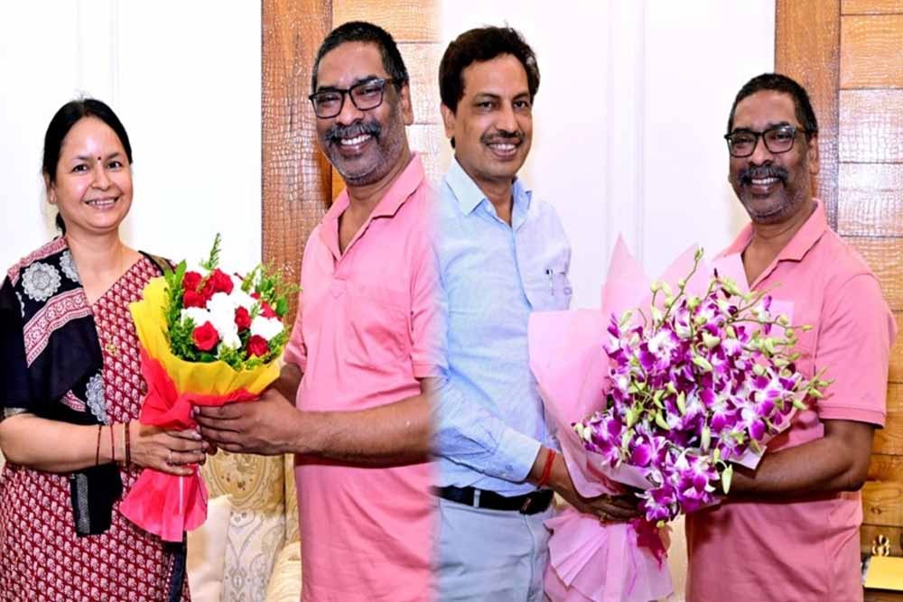 सीएम हेमंत से झारखंड के राज्य निर्वाचन और विकास आयुक्त की शिष्टाचार बैठक, उठाए अहम मुद्दे सीएम हेमंत से झारखंड के राज्य निर्वाचन और विकास आयुक्त की शिष्टाचार बैठक, उठाए अहम मुद्दे