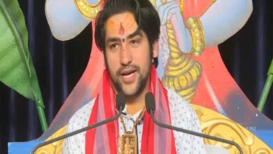 रायपुर में पंडित धीरेंद्र शास्त्री का संदेश: अधर्म के खिलाफ उठाना आवाज़ ही है सच्चा धर्म