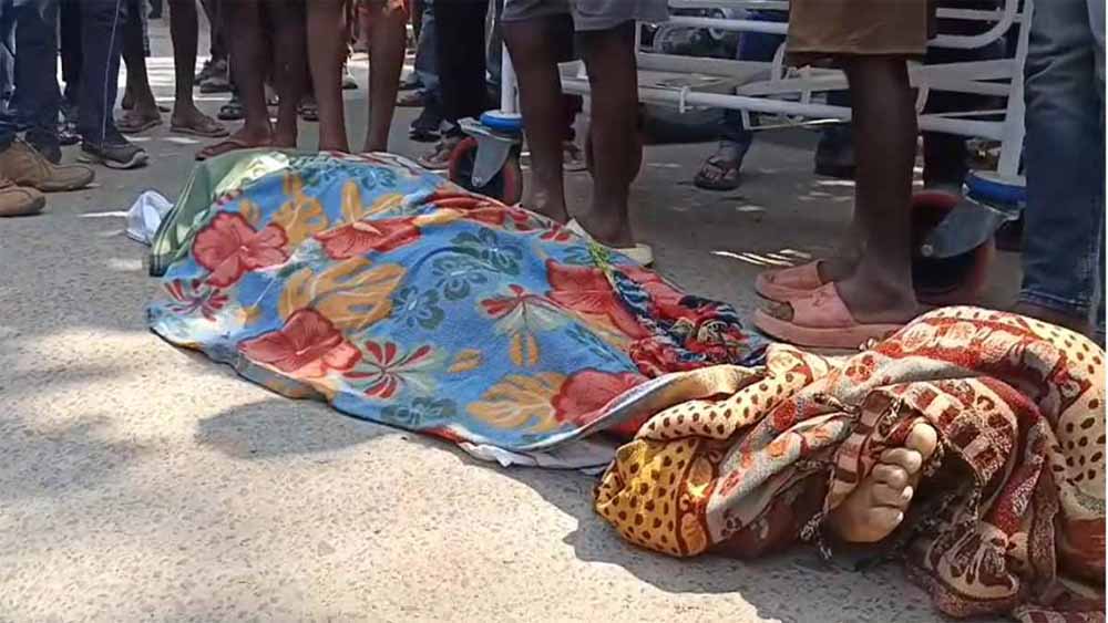 लचर स्वास्थ्य व्यवस्था से हृदयविदारक मौत: एंबुलेंस न मिलने से पहाड़ी कोरवा युवक की जान गई, परिजन ने किया चक्काजाम लचर स्वास्थ्य व्यवस्था से हृदयविदारक मौत: एंबुलेंस न मिलने से पहाड़ी कोरवा युवक की जान गई, परिजन ने किया चक्काजाम