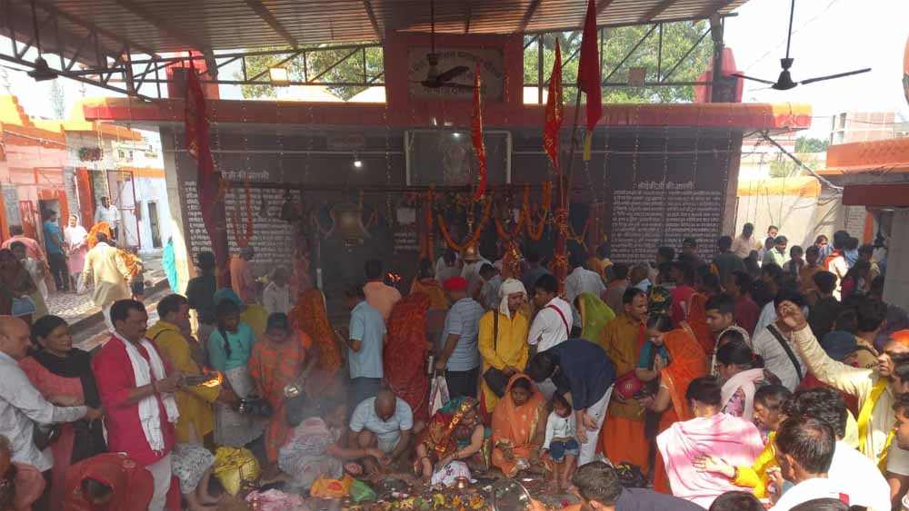 नवरात्रि के समापन पर देवी मंदिरों में गूंजे जयकारे, 2 करोड़ से अधिक श्रद्धालुओं ने किए दर्शन
