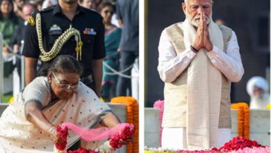 राजघाट पर प्रधानमंत्री और राष्ट्रपति ने बापू को नमन किया, दिया एकता का संदेश