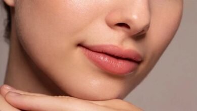 नेचुरल पिंक लिप्स पाने के आसान टिप्स – होंठ होंगे सॉफ्ट और खूबसूरत! नेचुरल पिंक लिप्स पाने के आसान टिप्स – होंठ होंगे सॉफ्ट और खूबसूरत!