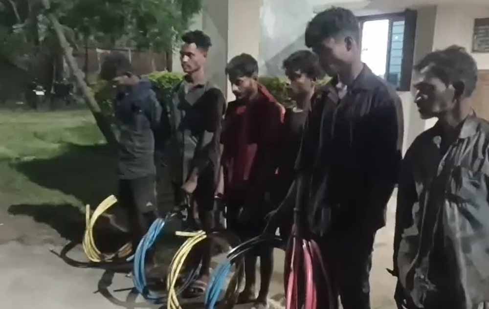 खदान में केबल चोरी करने घुसे 6 चोर गिरफ्तार: 24 घंटे तक सुरंग में फंसे रहे, सुरक्षाकर्मी ने पकड़ा