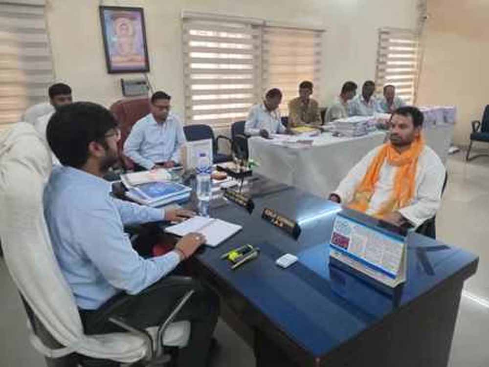 तेज प्रताप यादव के हलफनामे से खुलासा: 2.88 करोड़ की संपत्ति और 8 आपराधिक मामले तेज प्रताप यादव के हलफनामे से खुलासा: 2.88 करोड़ की संपत्ति और 8 आपराधिक मामले