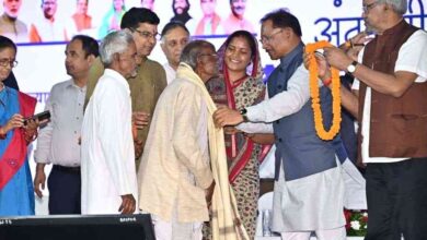 वृद्धजनों के सम्मान और कल्याण के लिए सरकार प्रतिबद्ध : मुख्यमंत्री विष्णु देव साय
