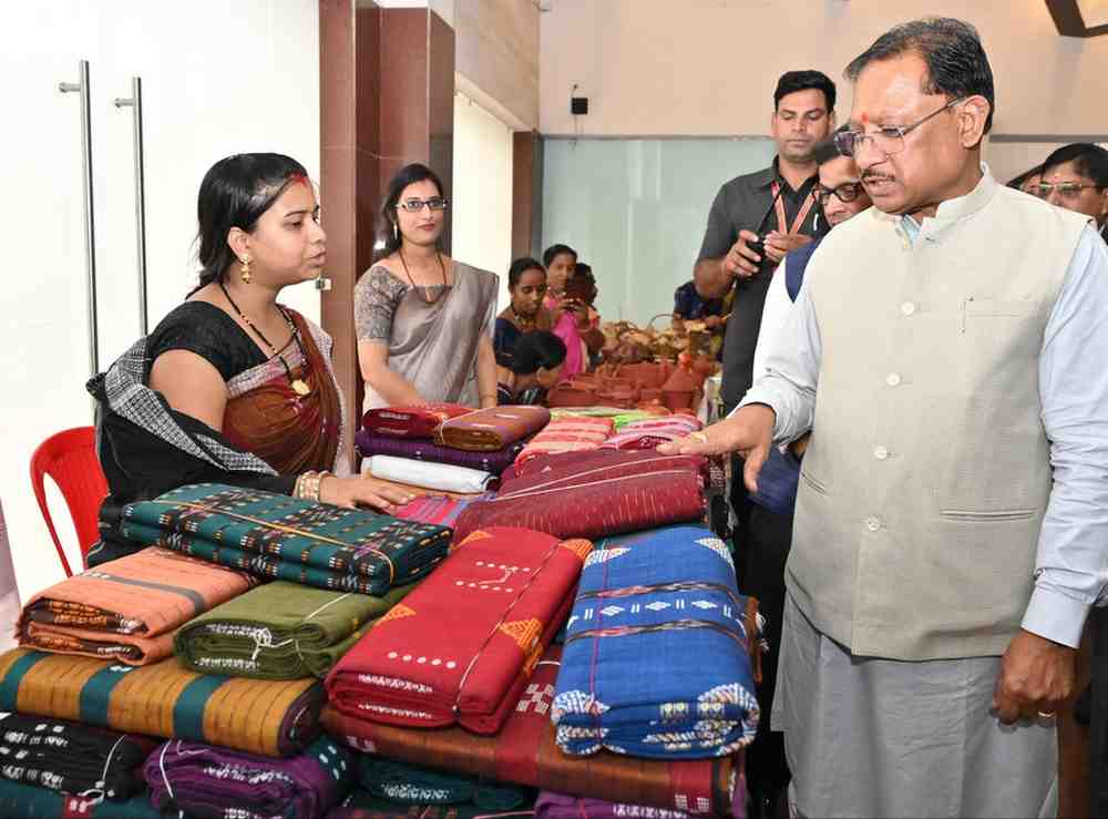 प्रधानमंत्री नरेंद्र मोदी के लखपति दीदी बनाने के संकल्प से महिलाएं बनी आत्मनिर्भर : मुख्यमंत्री