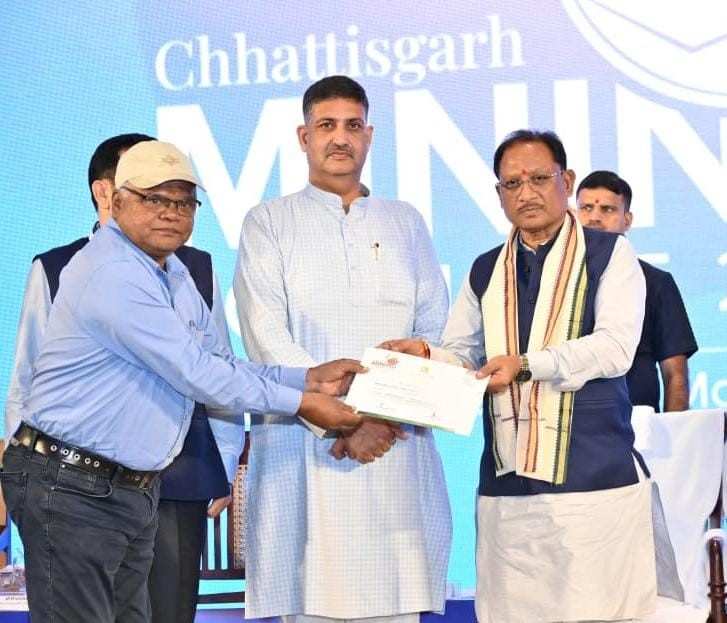 वैज्ञानिक पद्धति और नवाचारी खनन के माध्यम से विकास और पारदर्शिता की नई कहानी लिख रहा है छत्तीसगढ़ : मुख्यमंत्री साय वैज्ञानिक पद्धति और नवाचारी खनन के माध्यम से विकास और पारदर्शिता की नई कहानी लिख रहा है छत्तीसगढ़ : मुख्यमंत्री साय