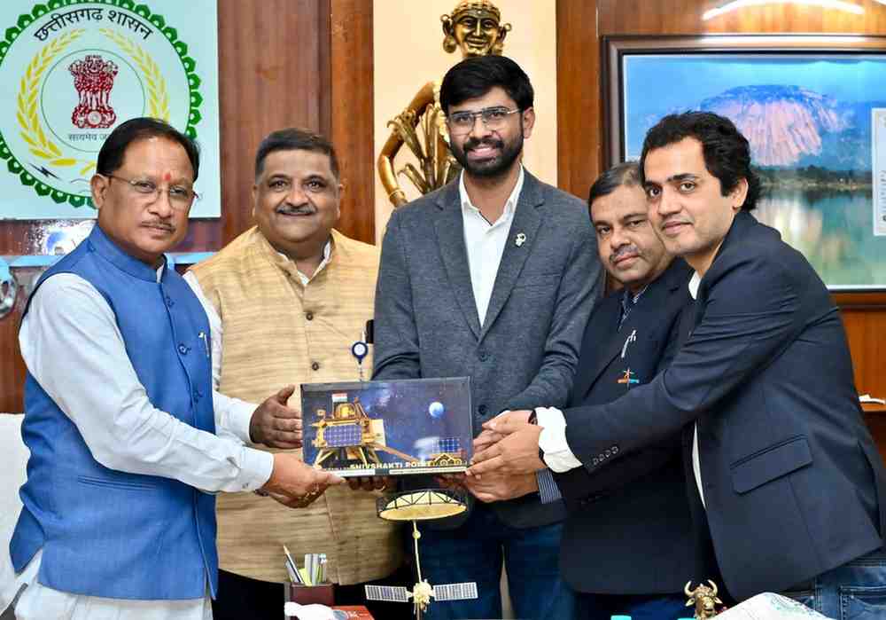 इसरो की उपलब्धियाँ प्रत्येक भारतवासी के लिए गर्व का विषय : मुख्यमंत्री साय इसरो की उपलब्धियाँ प्रत्येक भारतवासी के लिए गर्व का विषय : मुख्यमंत्री साय