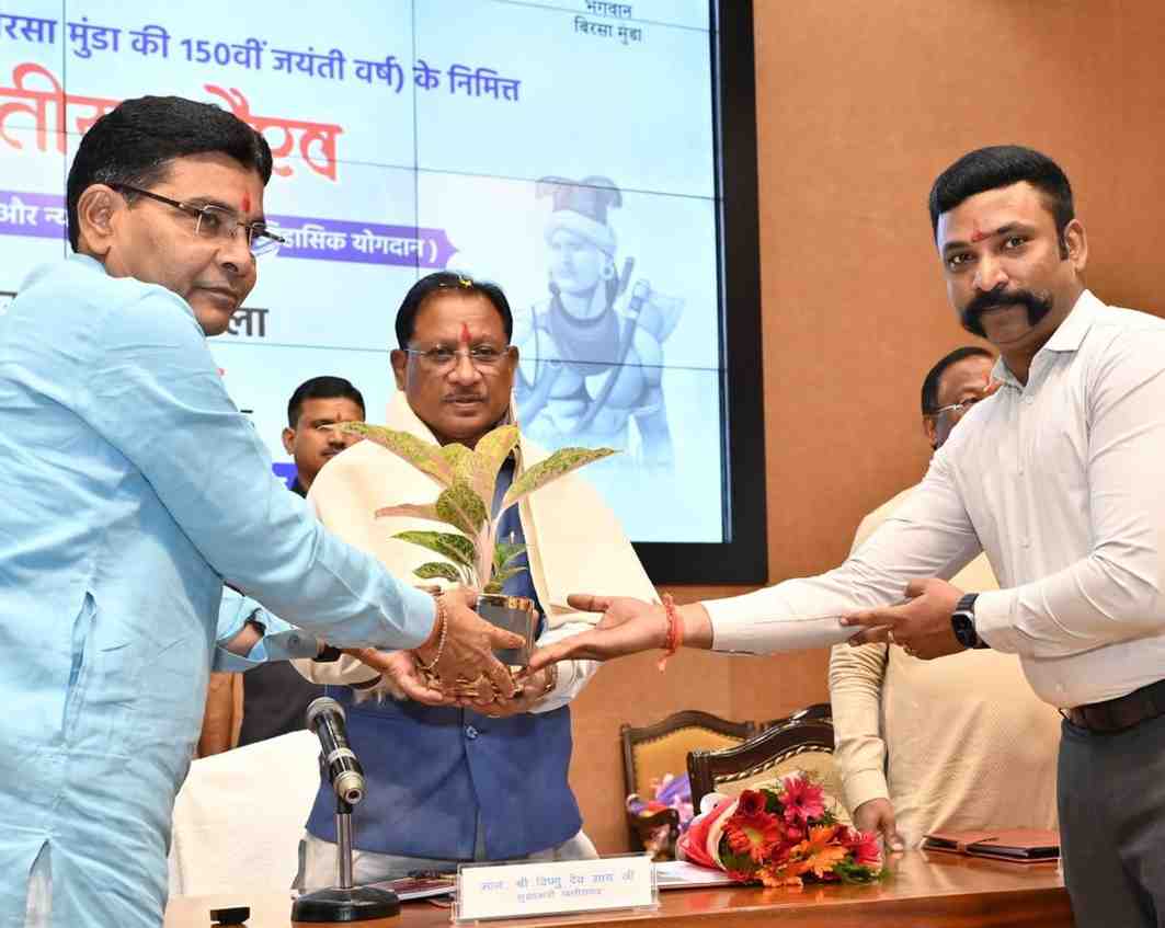 जनजातीय नायकों की विरासत को सहेजना हमारी सामूहिक जिम्मेदारी है — मुख्यमंत्री विष्णु देव साय जनजातीय नायकों की विरासत को सहेजना हमारी सामूहिक जिम्मेदारी है — मुख्यमंत्री विष्णु देव साय