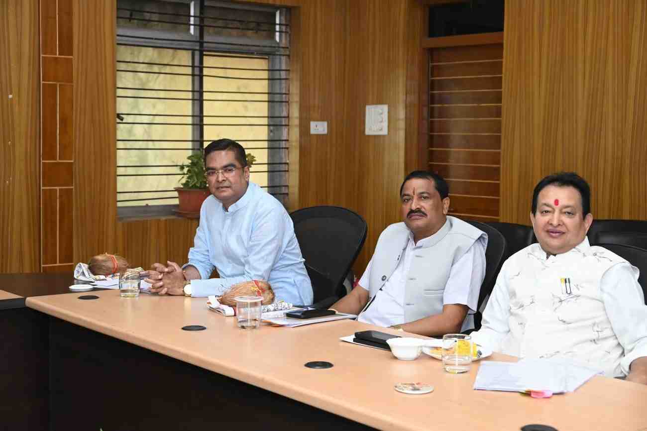 सायबर अपराधों को रोकने विवि शुरू करे एक्सपर्ट कोर्स, कार्य परिषद् की 63वीं बैठक में विधायक रिकेश ने दिए सुझाव सायबर अपराधों को रोकने विवि शुरू करे एक्सपर्ट कोर्स, कार्य परिषद् की 63वीं बैठक में विधायक रिकेश ने दिए सुझाव