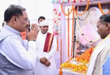 मुख्यमंत्री विष्णु देव साय ने दिवंगत चन्दन बाई जी को दी श्रद्धांजलि:शोक संतप्त परिवार से मिलकर व्यक्त की संवेदना