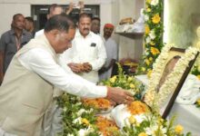 मुख्यमंत्री विष्णु देव साय ने पूर्व विधानसभा उपाध्यक्ष स्वर्गीय बनवारी लाल अग्रवाल को दी श्रद्धांजलि