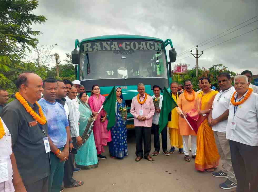 श्री रामलला एवं काशी विश्वनाथ मंदिर के दर्शन के लिए जांजगीर जिले से श्रद्धालुओं का दल रवाना श्री रामलला एवं काशी विश्वनाथ मंदिर के दर्शन के लिए जांजगीर जिले से श्रद्धालुओं का दल रवाना