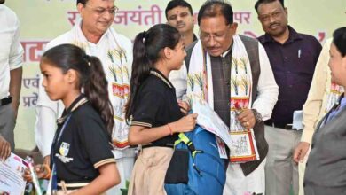 विशेष लेख :राज्य सरकार के प्रयासों से श्रमिकों के जीवन में आ रहा है बदलाव विशेष लेख :राज्य सरकार के प्रयासों से श्रमिकों के जीवन में आ रहा है बदलाव