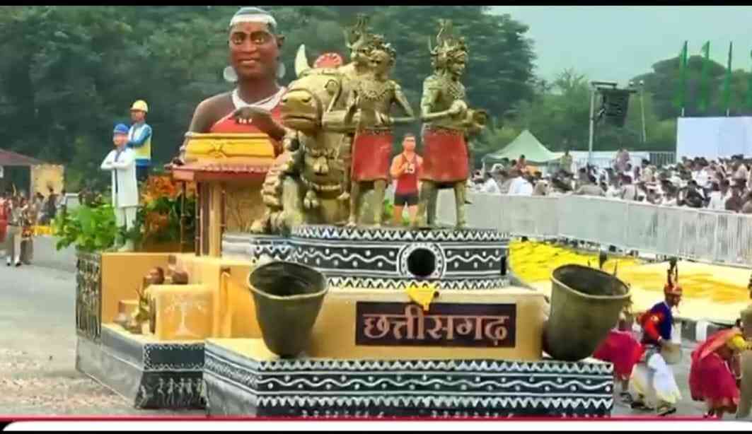 गुजरात की धरती पर बस्तर का सम्मान, एकता परेड में छत्तीसगढ़ की झांकी ने दिखाया विकास का नया मॉडल