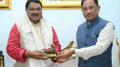 मुख्यमंत्री साय से केंद्रीय जनजातीय कार्य मंत्री जुएल ओराम ने की सौजन्य मुलाकात मुख्यमंत्री साय से केंद्रीय जनजातीय कार्य मंत्री जुएल ओराम ने की सौजन्य मुलाकात