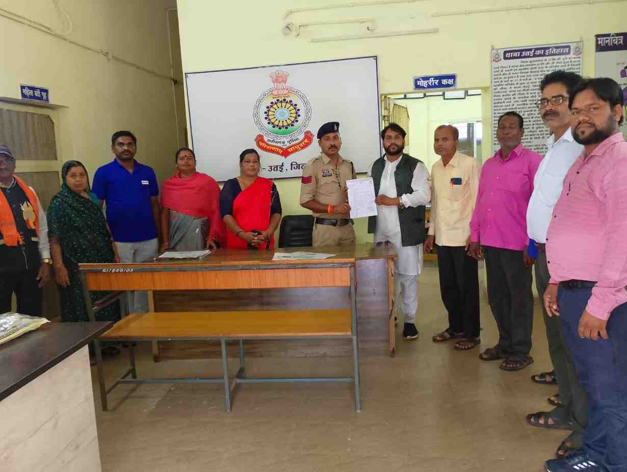 सतनाम पंथ के पूज्य संत गुरु बाबा घासीदास जी का अपमान अस्वीकार्य है – केशव महिपाल अध्यक्ष सतनामी समाज ग्राम डुंडेरा सतनाम पंथ के पूज्य संत गुरु बाबा घासीदास जी का अपमान अस्वीकार्य है – केशव महिपाल अध्यक्ष सतनामी समाज ग्राम डुंडेरा