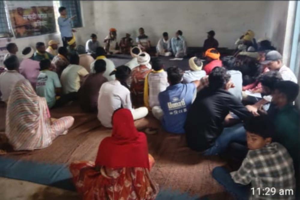 ग्राम सभा में नोडल अधिकारी की अनुपस्थिति से ग्रामीणों में आक्रोश