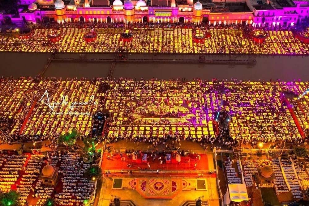 दीपोत्सव में झलकेगा विकास का उजियारा, योगी सरकार की योजनाओं से निखरेगी अयोध्या दीपोत्सव में झलकेगा विकास का उजियारा, योगी सरकार की योजनाओं से निखरेगी अयोध्या