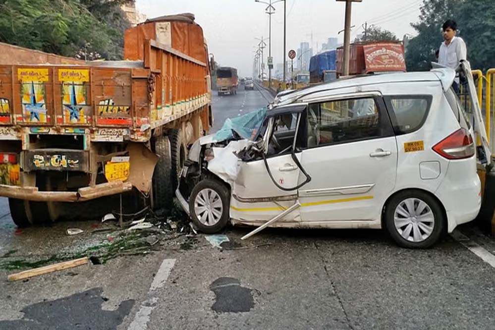 भोपाल में 16 ब्लैक स्पॉट चिह्नित, ट्रैफिक पुलिस की रिपोर्ट में सामने आईं 5 सबसे खतरनाक जगहें भोपाल में 16 ब्लैक स्पॉट चिह्नित, ट्रैफिक पुलिस की रिपोर्ट में सामने आईं 5 सबसे खतरनाक जगहें