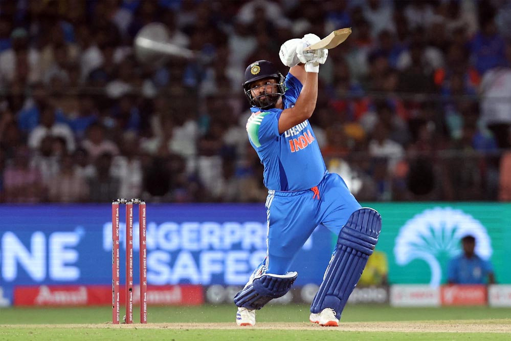 सिक्सर किंग बनने से 8 छक्के दूर रोहित! अफरीदी का वर्ल्ड रिकॉर्ड खतरे में सिक्सर किंग बनने से 8 छक्के दूर रोहित! अफरीदी का वर्ल्ड रिकॉर्ड खतरे में
