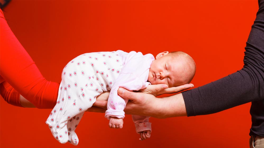 सरोगेसी के नाम पर अस्पताल की धोखाधड़ी, उपभोक्ता आयोग ने दिए पैसे लौटाने और हर्जाना भरने के आदेश