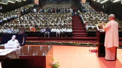 दीपावली पर मुख्यमंत्री योगी का बड़ा उपहार: प्रदेश के 28 लाख कर्मचारियों व पेंशनरों के महंगाई भत्ते में 3 प्रतिशत की वृद्धि दीपावली पर मुख्यमंत्री योगी का बड़ा उपहार: प्रदेश के 28 लाख कर्मचारियों व पेंशनरों के महंगाई भत्ते में 3 प्रतिशत की वृद्धि