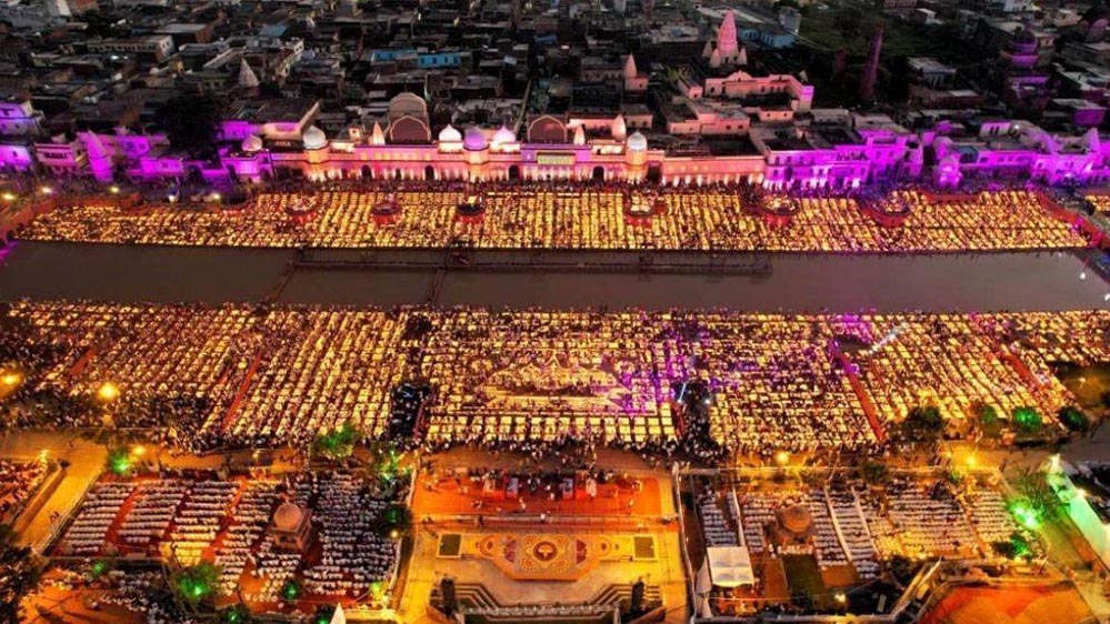 अयोध्या दीपोत्सव 2025:अयोध्या राम की पैड़ी पर बनेगी 80 हजार दीयों से सजी रंगोली अयोध्या दीपोत्सव 2025:अयोध्या राम की पैड़ी पर बनेगी 80 हजार दीयों से सजी रंगोली