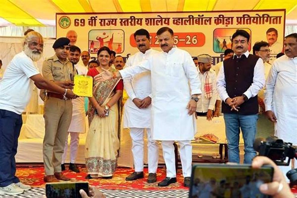 खेल हमें जीवन को अनुशासित होकर जीने की प्रेरणा देता है : मंत्री उदय प्रताप   सिंह