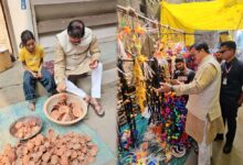 मंत्री  टेटवाल ने स्थानीय कुम्हारों द्वारा बनाए गए दियों को खरीद कर वोकल फॉर लोकल का दिया संदेश
