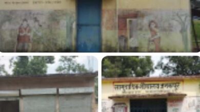 लाखों की लागत से बने सामुदायिक के शौचालयों में कई साल से लटक रहे ताले लाखों की लागत से बने सामुदायिक के शौचालयों में कई साल से लटक रहे ताले