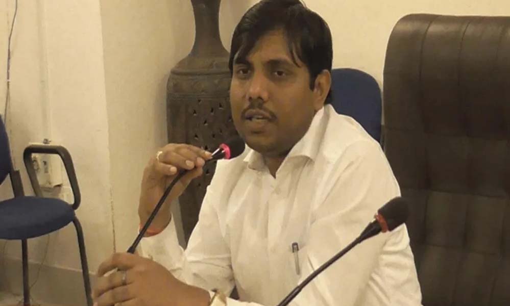 मतदाता सूची अपग्रेड में लापरवाही: भोपाल कलेक्टर ने चार बीएलओ को निलंबित किया मतदाता सूची अपग्रेड में लापरवाही: भोपाल कलेक्टर ने चार बीएलओ को निलंबित किया