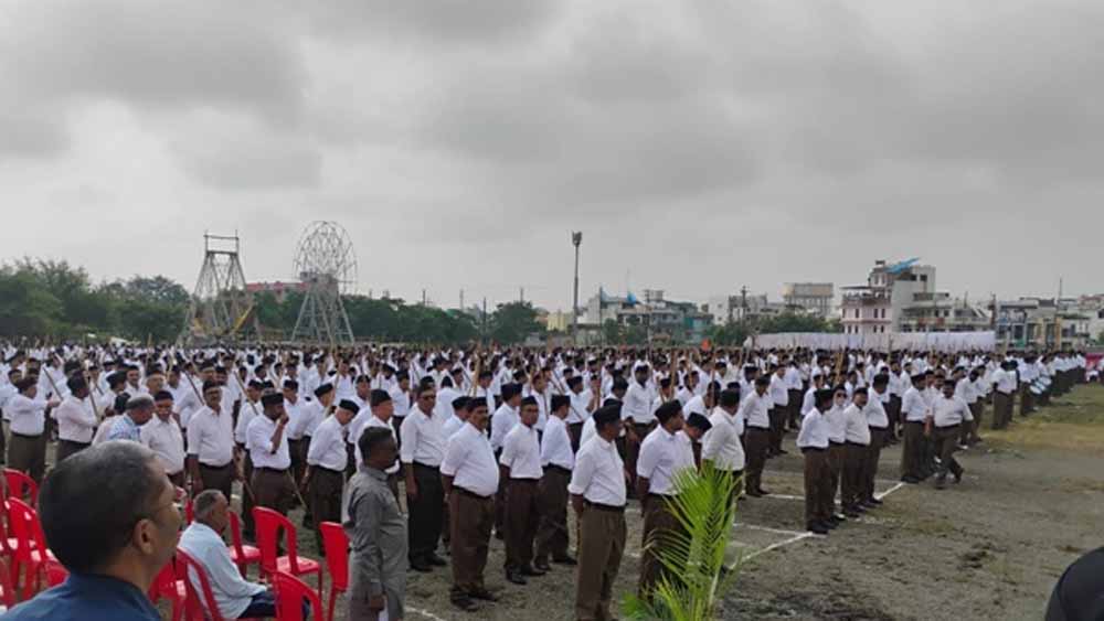 इंदौर में राष्ट्रीय स्वयंसेवक संघ का भव्य पथ संचलन, 1.5 लाख स्वयंसेवक जुटे