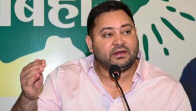 तेजस्वी का बड़ा ऐलान: सभी संविदा कर्मी होंगे स्थायी, जीविका दीदियों को मिलेगा सरकारी दर्जा और ₹30,000 वेतन तेजस्वी का बड़ा ऐलान: सभी संविदा कर्मी होंगे स्थायी, जीविका दीदियों को मिलेगा सरकारी दर्जा और ₹30,000 वेतन