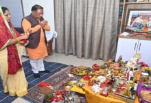 रायपुर : मुख्यमंत्री  विष्णु देव साय ने की गोवर्धन पूजा, प्रदेश की सुख-समृद्धि और खुशहाली की कामना की