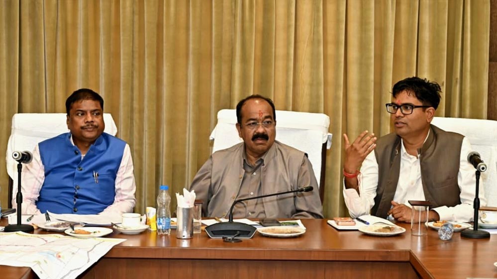 राज्योत्सव और पीएम मोदी के नवा रायपुर दौरे की तैयारियों की समीक्षा, उप मुख्यमंत्री अरुण साव ने की बैठक राज्योत्सव और पीएम मोदी के नवा रायपुर दौरे की तैयारियों की समीक्षा, उप मुख्यमंत्री अरुण साव ने की बैठक