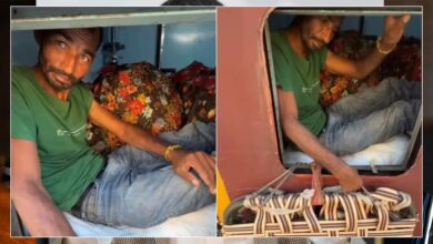 वीडियो वायरल : शख्स ने ट्रेन के वॉशरूम को बनाया अपना बेडरूम, भाई ने भी दिया साथ वीडियो वायरल : शख्स ने ट्रेन के वॉशरूम को बनाया अपना बेडरूम, भाई ने भी दिया साथ