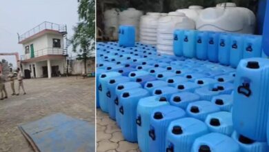 ग्वालियर फार्म हाउस में नकली शराब फैक्ट्री का भंडाफोड़, महिला समेत 5 गिरफ्तार, हजारों लीटर शराब जब्त ग्वालियर फार्म हाउस में नकली शराब फैक्ट्री का भंडाफोड़, महिला समेत 5 गिरफ्तार, हजारों लीटर शराब जब्त